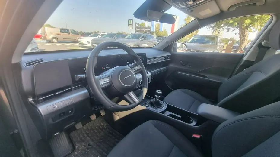 HYUNDAI Kona -