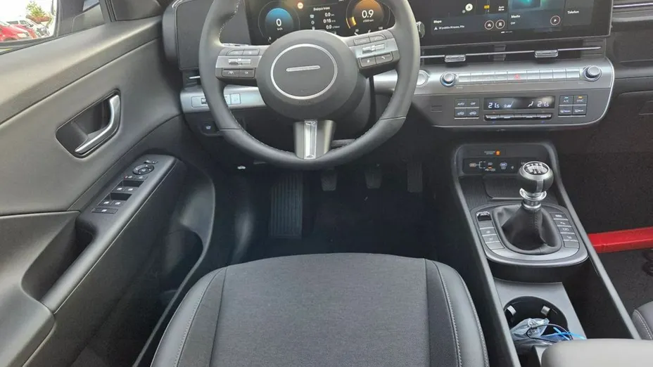 HYUNDAI Kona -