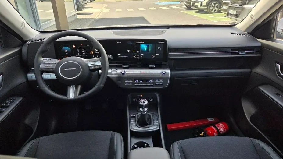 HYUNDAI Kona -