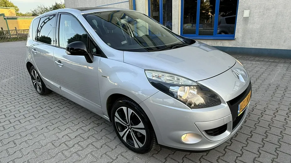 RENAULT Scenic -