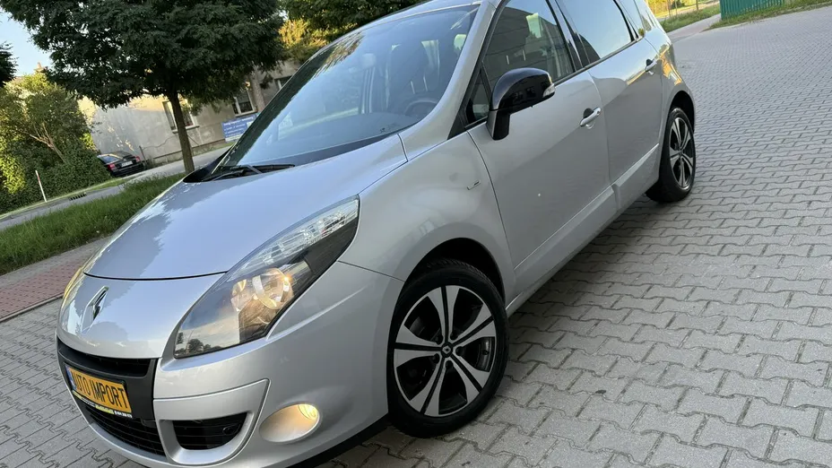 RENAULT Scenic -