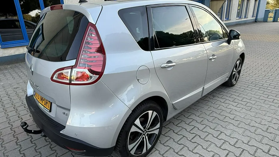 RENAULT Scenic -