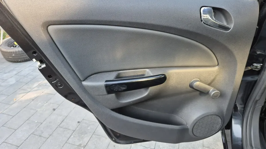 OPEL Corsa -