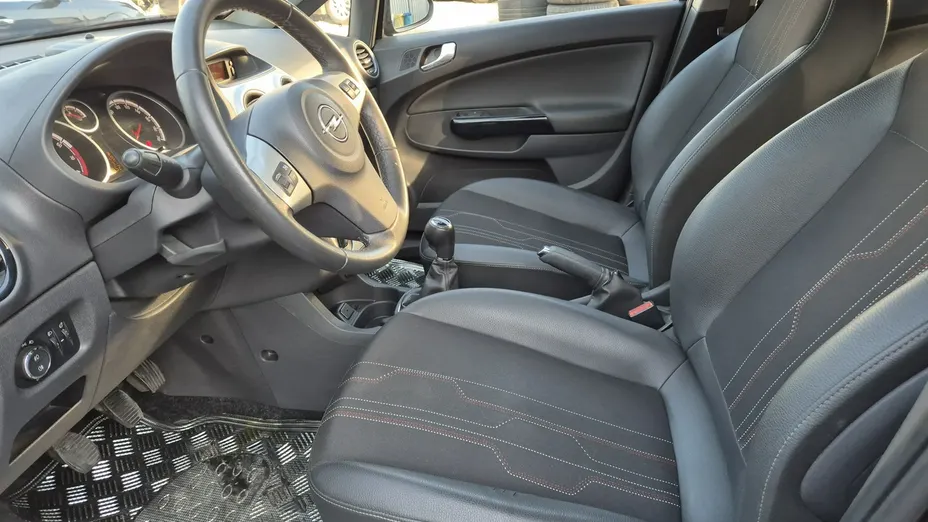 OPEL Corsa -