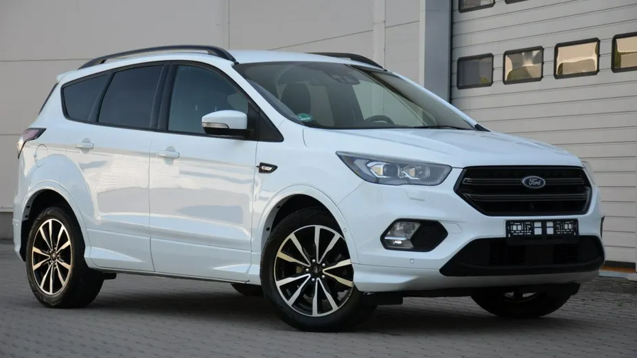 FORD Kuga -