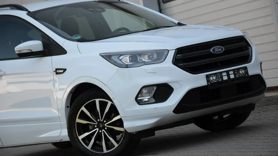 FORD Kuga -