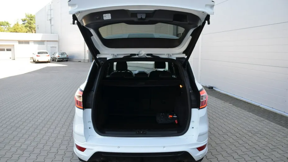 FORD Kuga -