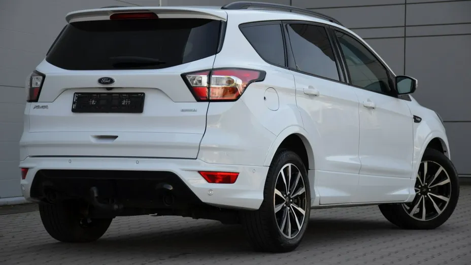 FORD Kuga -