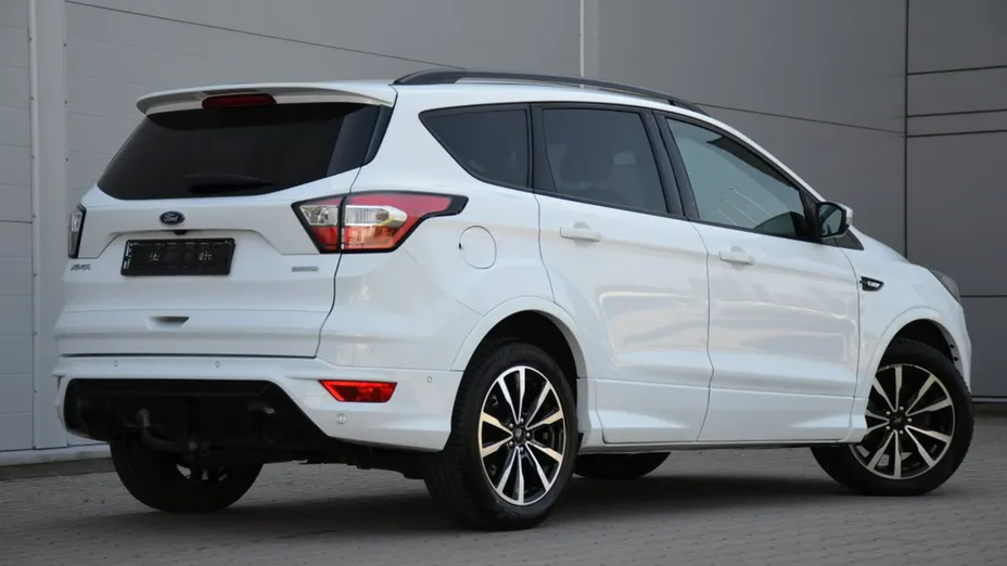 FORD Kuga -