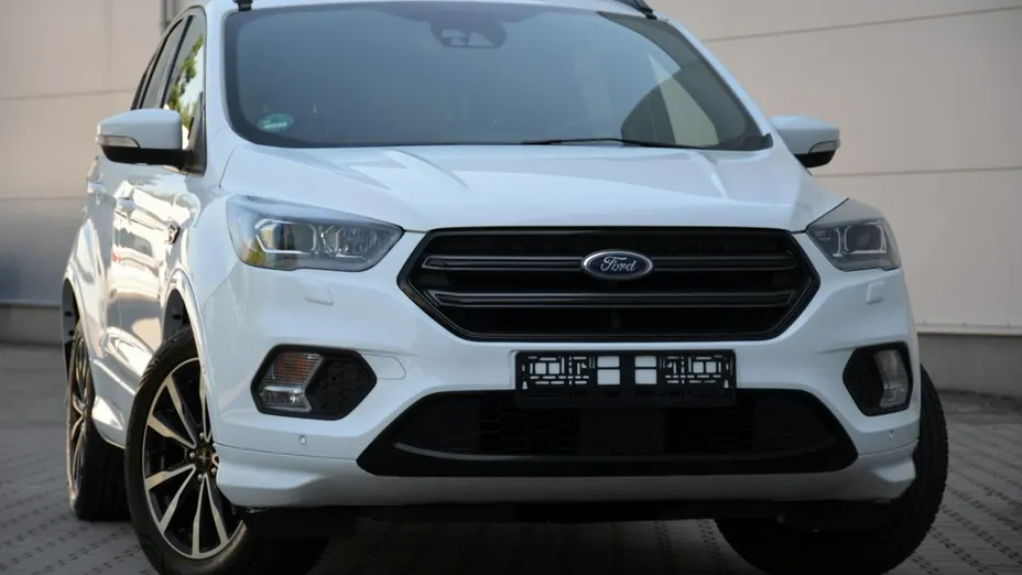 FORD Kuga -