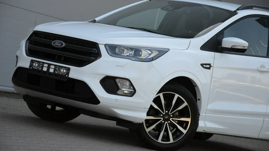 FORD Kuga -