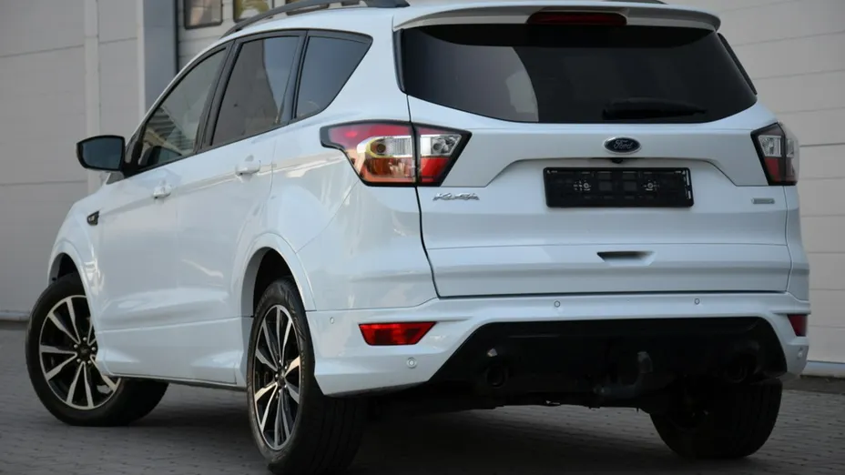 FORD Kuga -