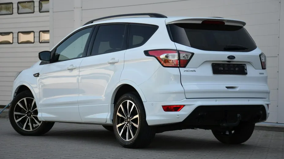 FORD Kuga -