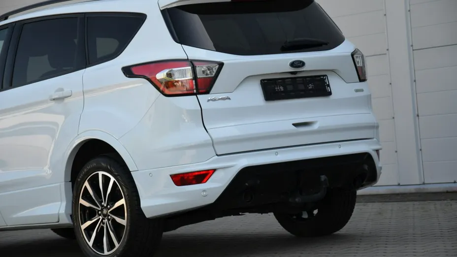 FORD Kuga -