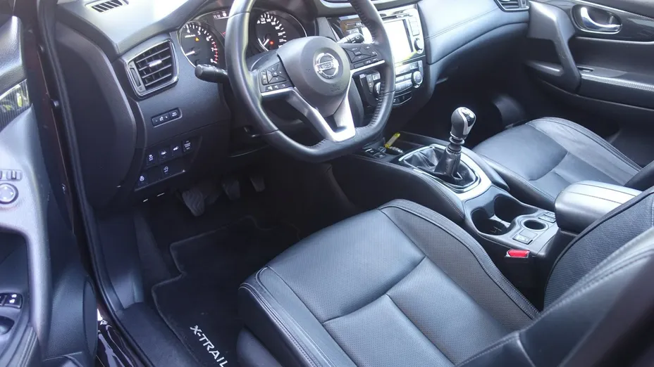NISSAN X-Trail -