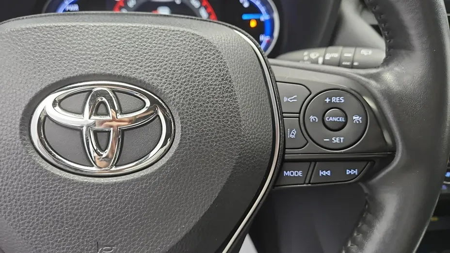 TOYOTA RAV4 -