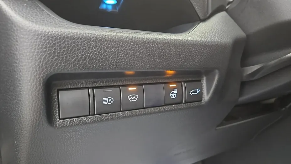 TOYOTA RAV4 -