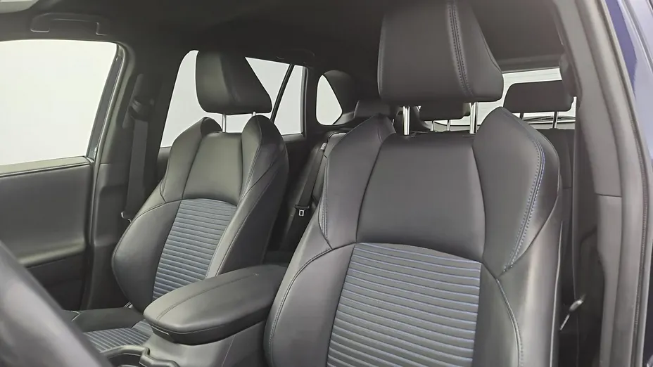 TOYOTA RAV4 -