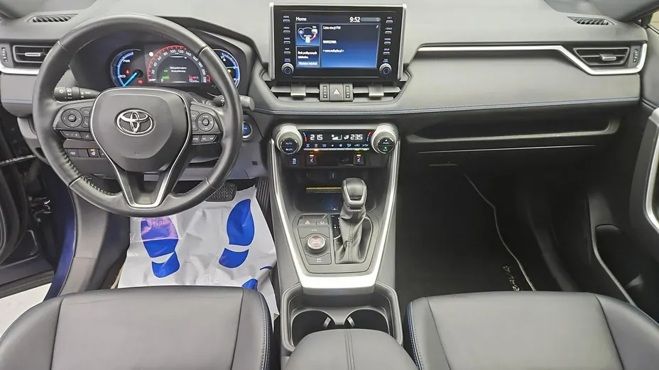 TOYOTA RAV4 -