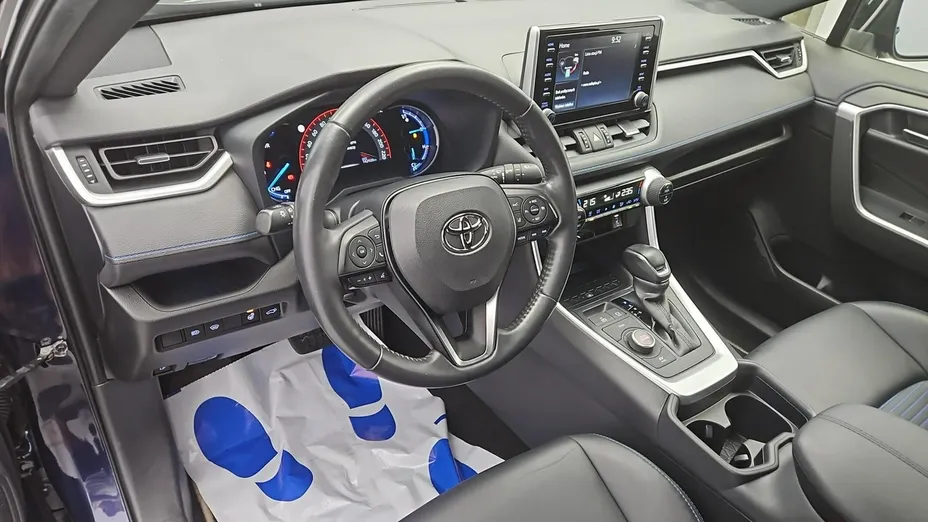 TOYOTA RAV4 -