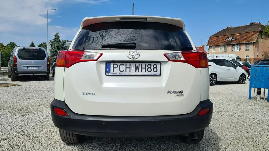 TOYOTA RAV4 -