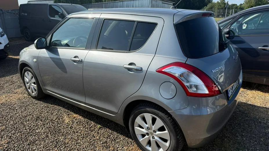 SUZUKI Swift -