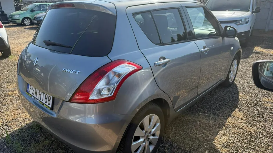 SUZUKI Swift -