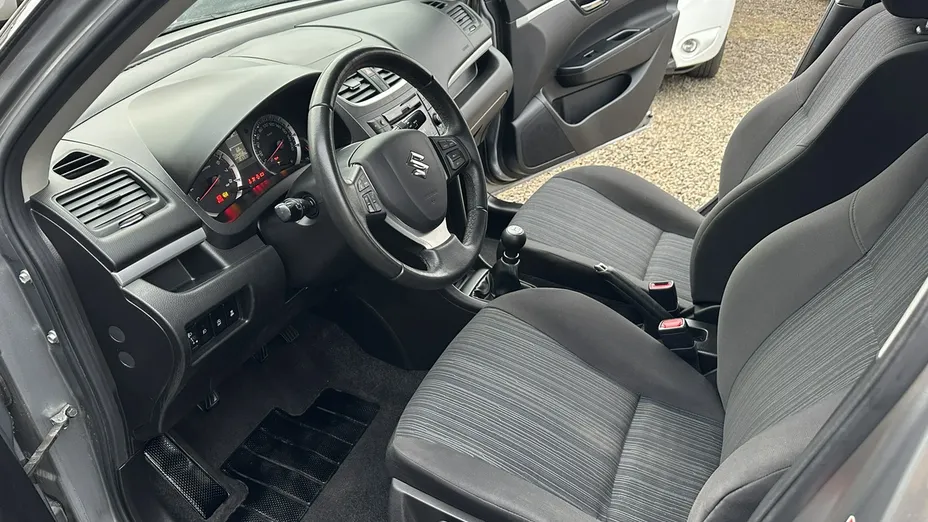 SUZUKI Swift -