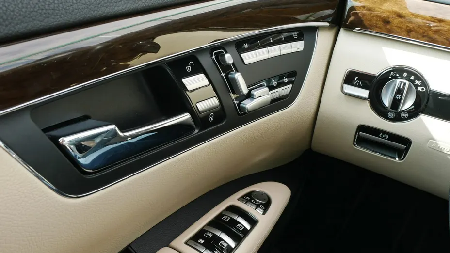 MERCEDES-BENZ S Klasa -