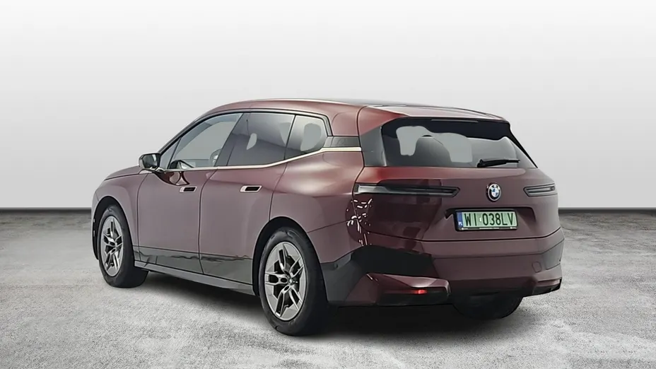 BMW iX -
