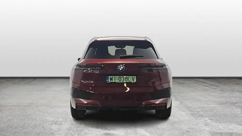 BMW iX -