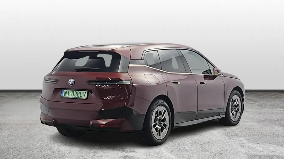 BMW iX -