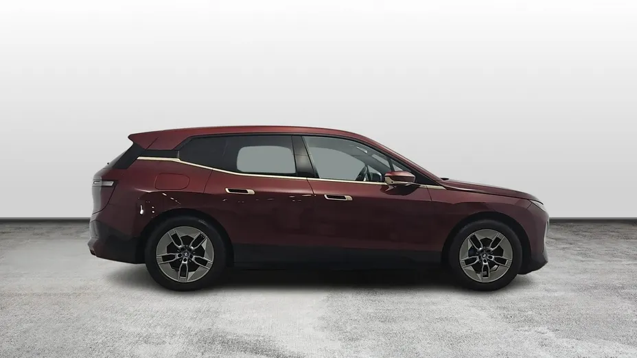 BMW iX -