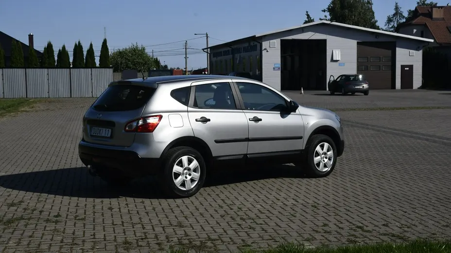 NISSAN Qashqai -