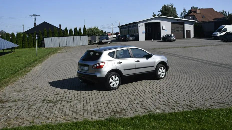 NISSAN Qashqai -