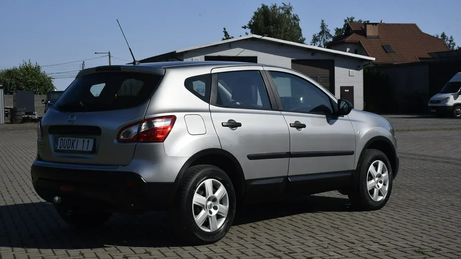 NISSAN Qashqai -