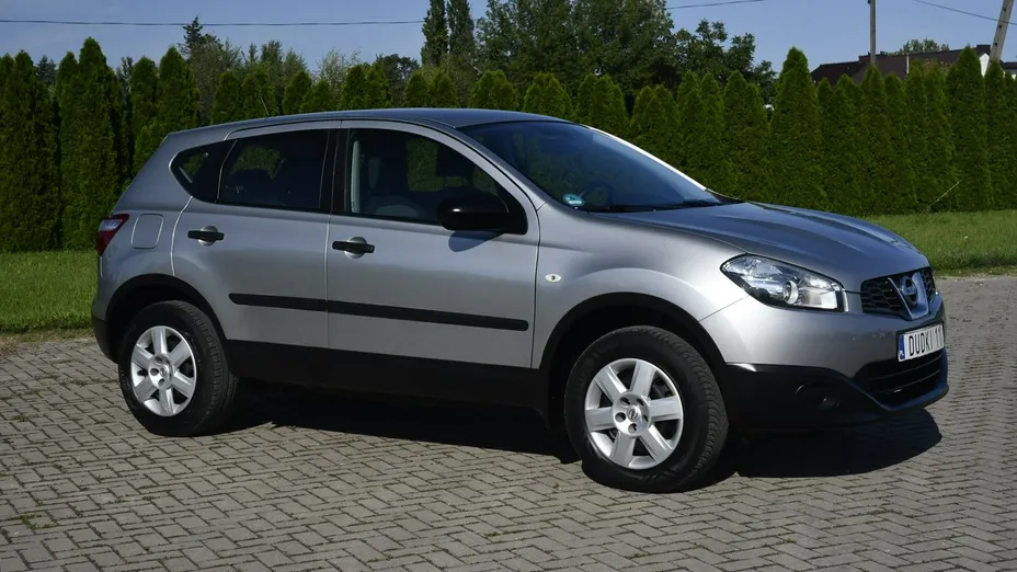 NISSAN Qashqai -