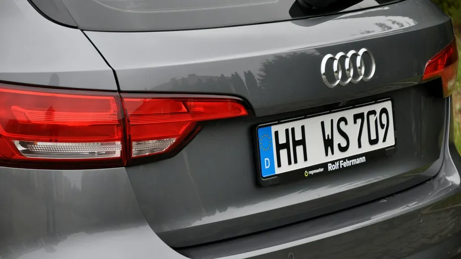 AUDI A4 -