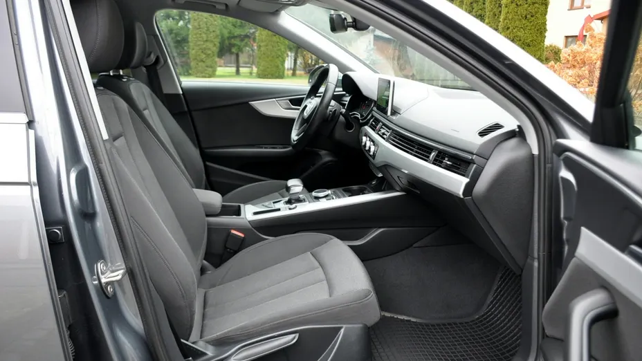 AUDI A4 -
