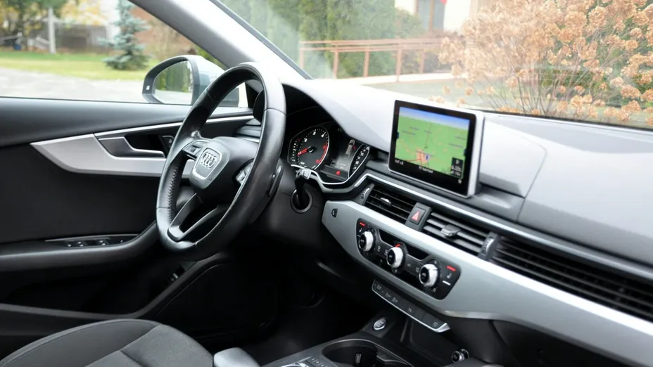 AUDI A4 -