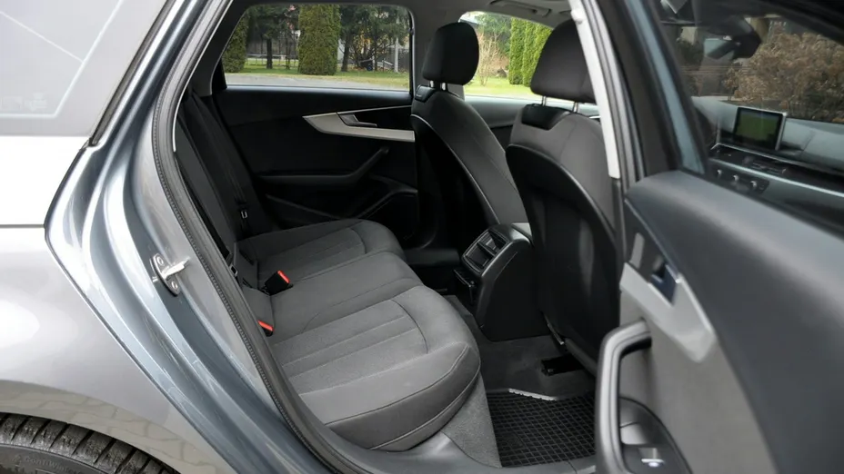 AUDI A4 -
