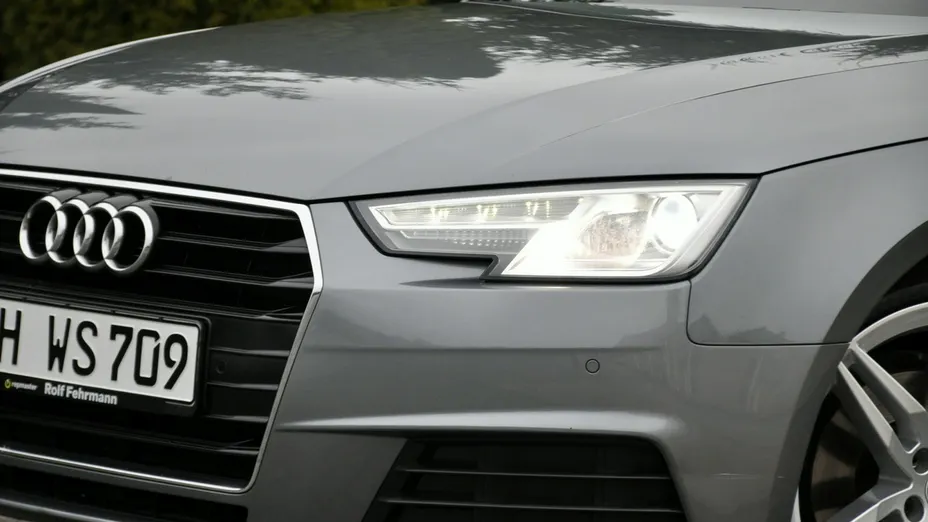 AUDI A4 -