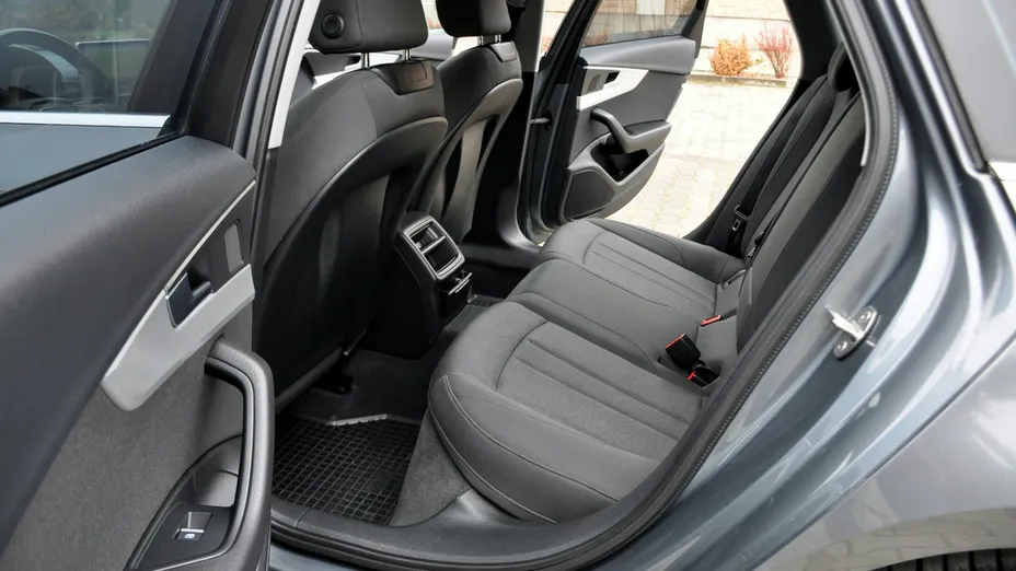 AUDI A4 -
