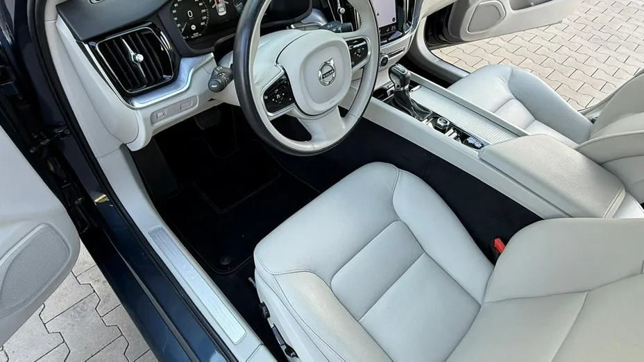 VOLVO S60 -
