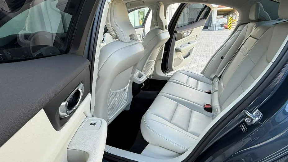 VOLVO S60 -