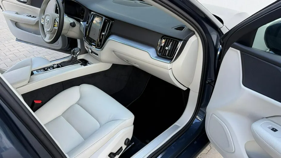 VOLVO S60 -