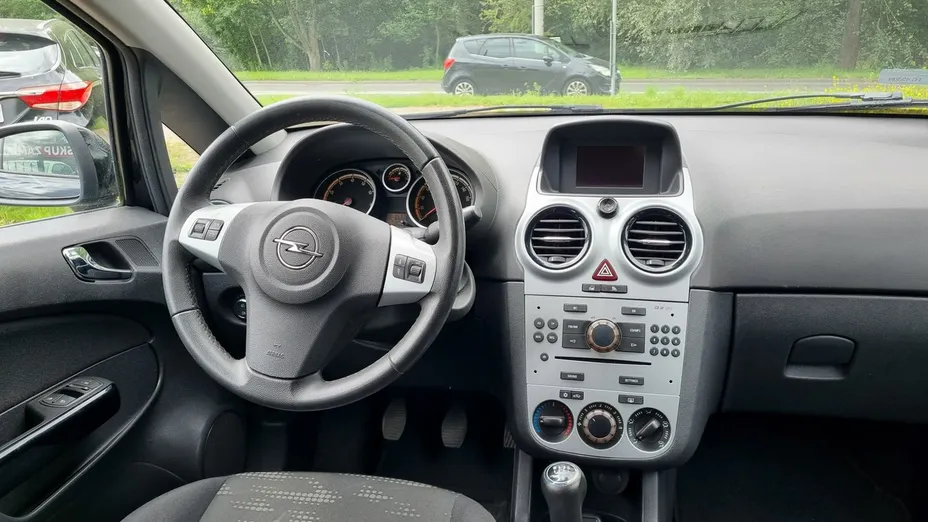 OPEL Corsa -