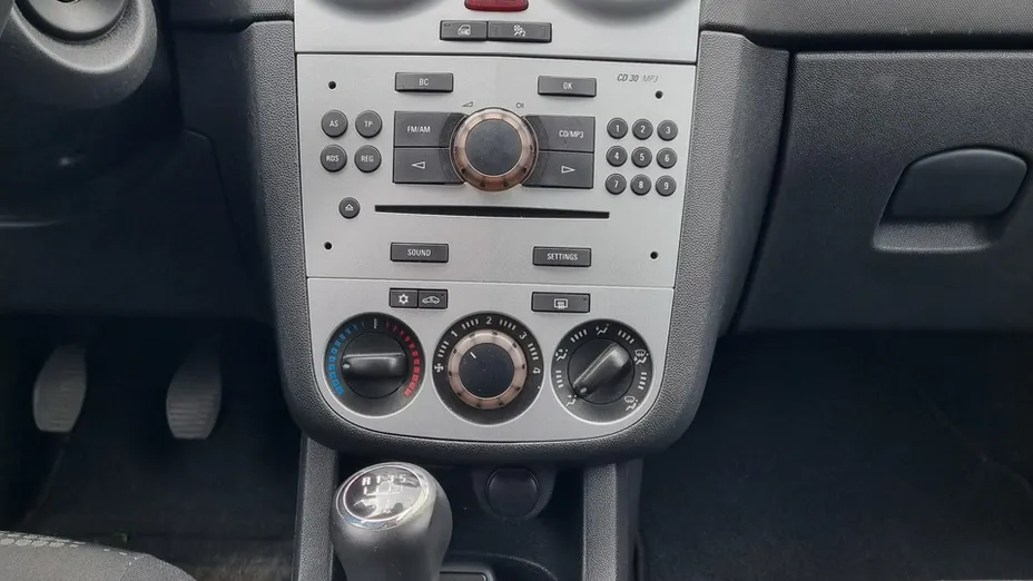 OPEL Corsa -
