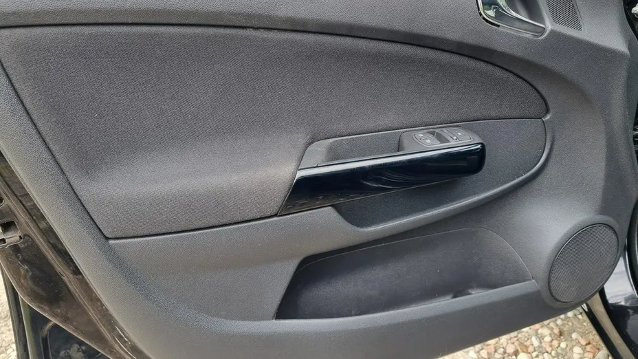 OPEL Corsa -