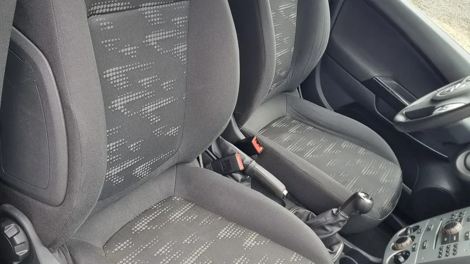 OPEL Corsa -